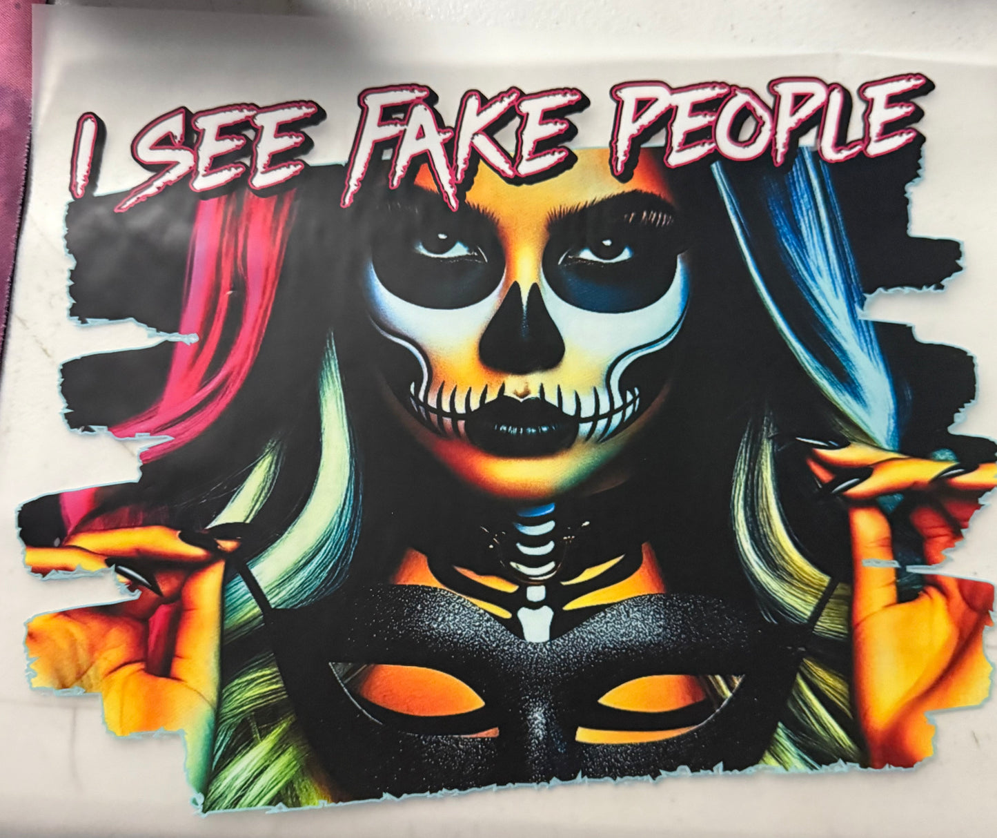I SEE FAKE PEOPLE