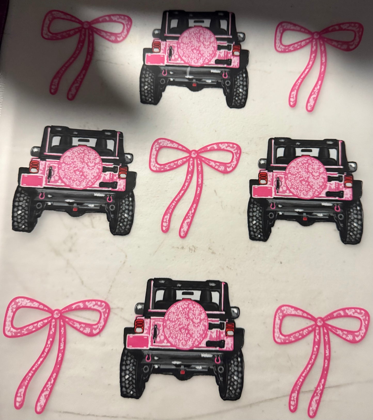 PINK JEEP AND BOWS