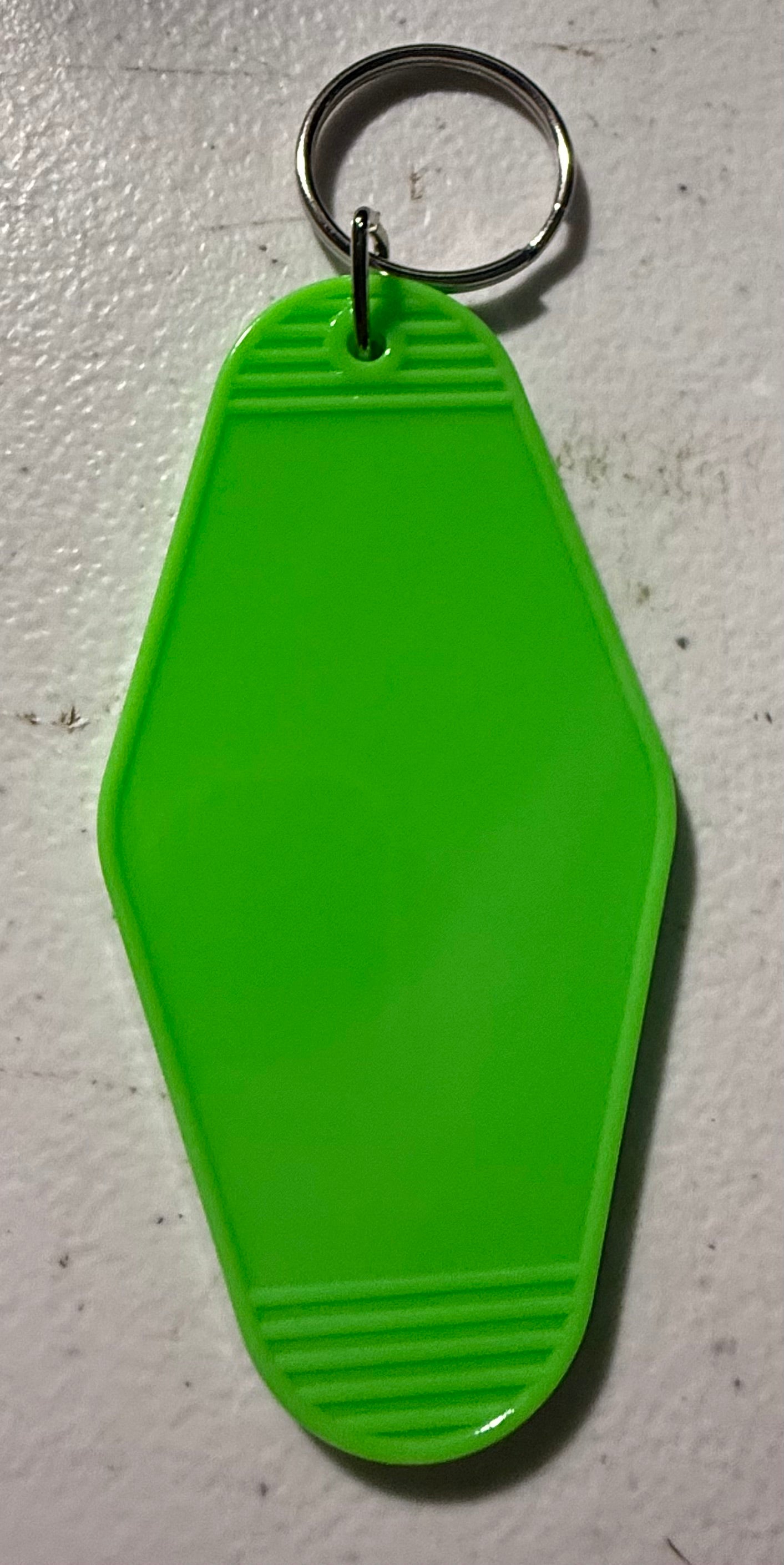 GREEN MOTEL KEYCHAIN