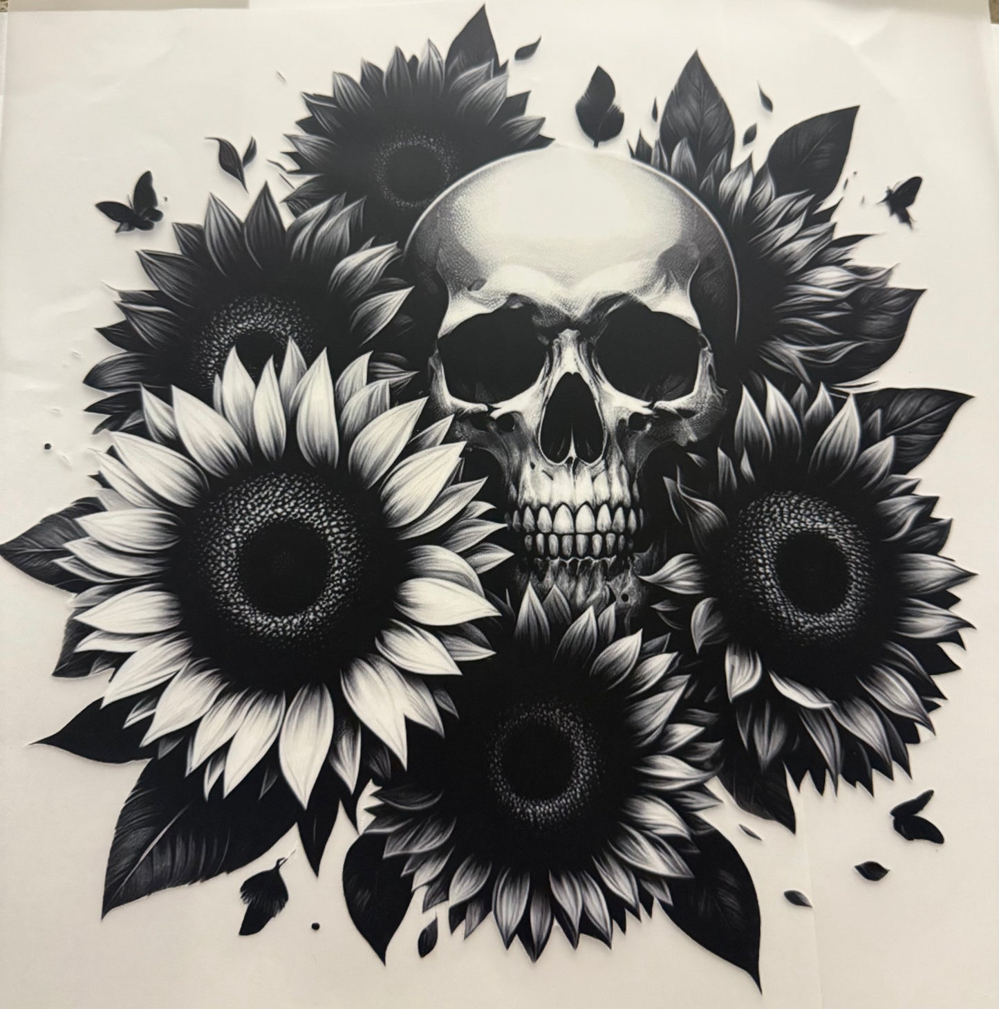 SKULL FLOWERS BLACK AND WHITE