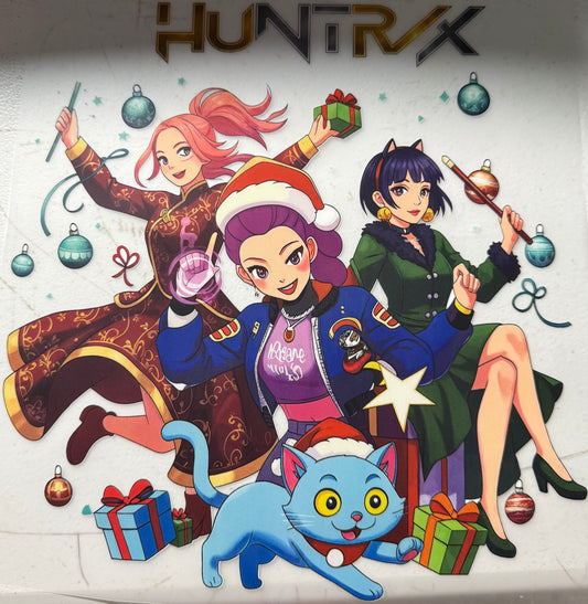 HUNTRX WITH ORNAMENTS