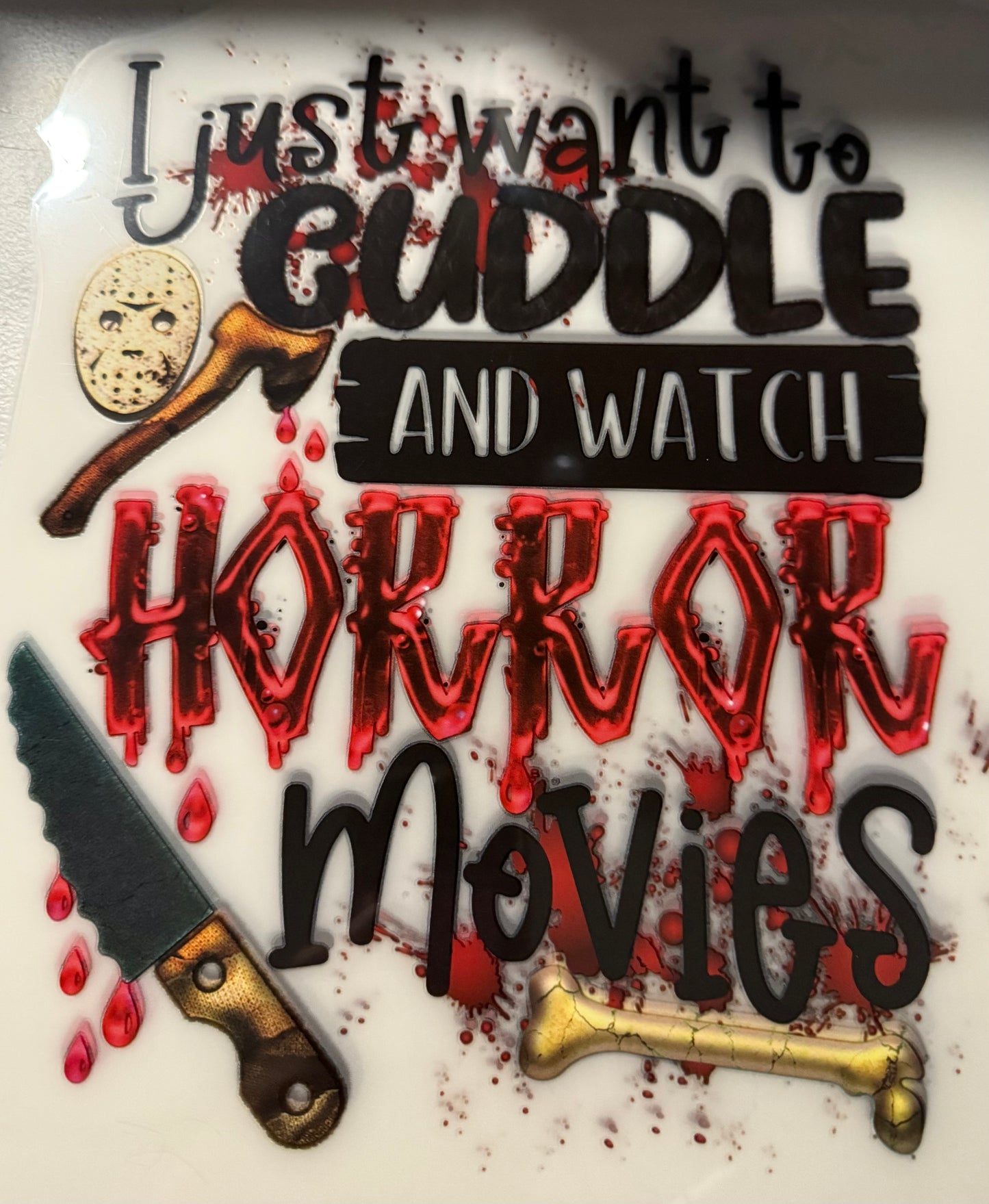 LETS CUDDLE AND WATCH HORROR MOVIES