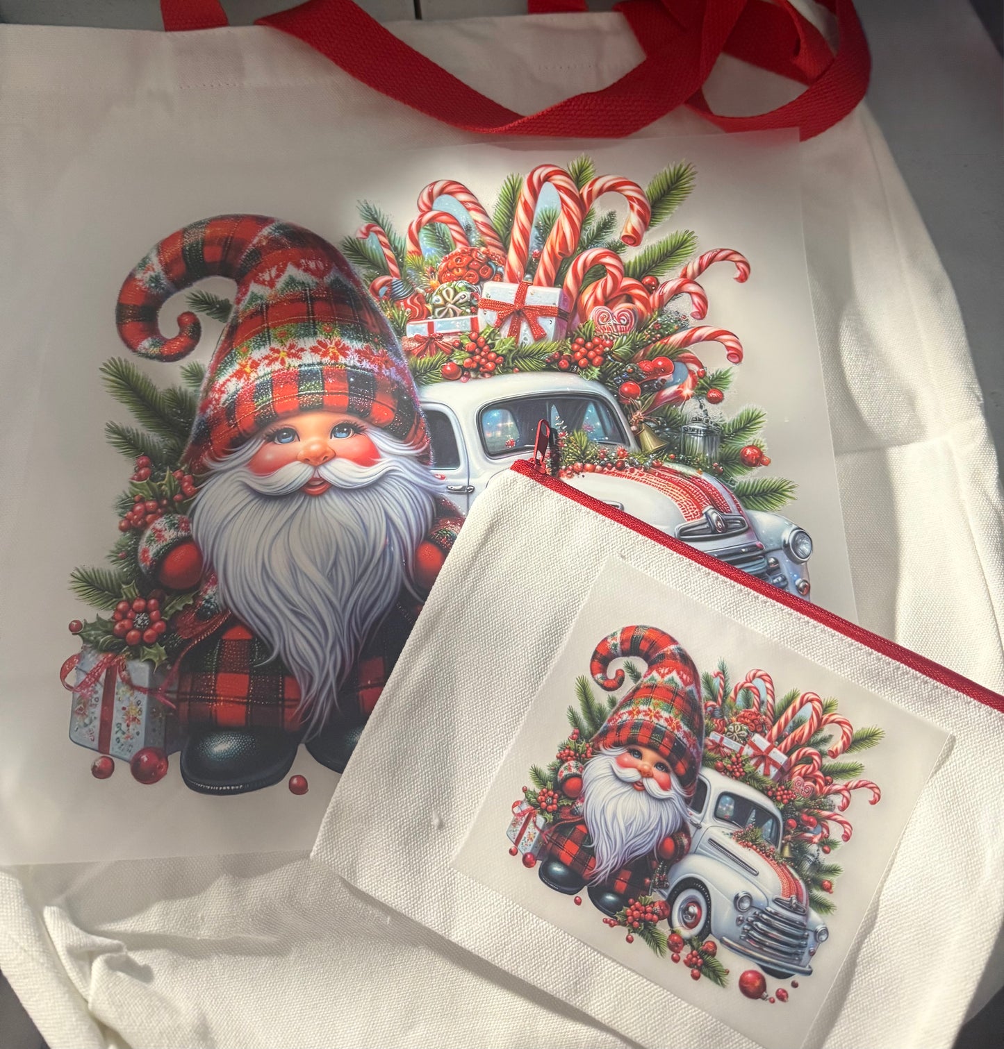 GNOME CANDY CANES RED